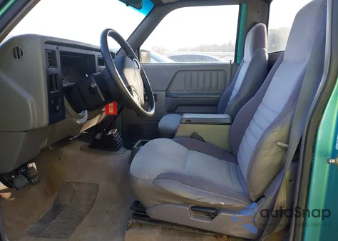 1995 Dodge Dakota z USA, uszkodzony, nr VIN 1B7FL26G9SW943229